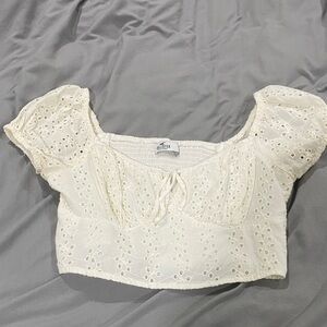 Hollister Women's cream crop top
